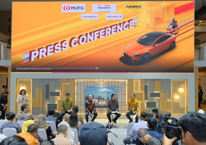 Danamon dan Adira Finance di IIMS 2025 (1) Danamon, Adira Finance, dan MUFG Hadirkan Promo Menarik di IIMS 2025