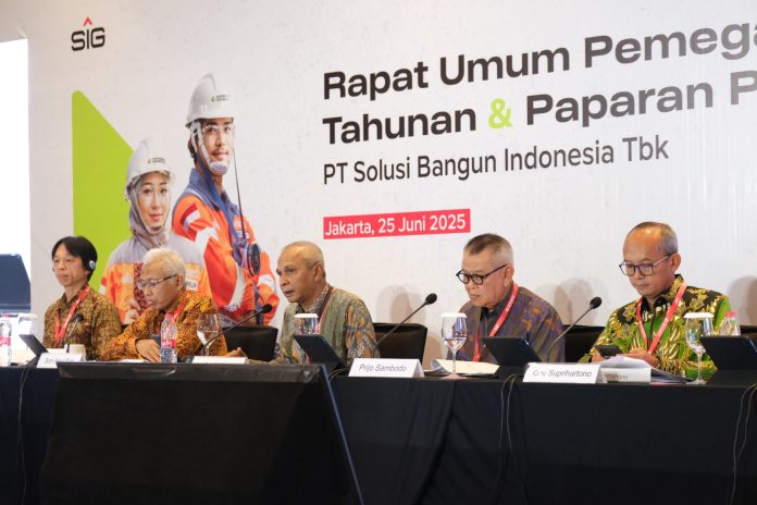 Direksi Solusi Bangun Indonesia (1) SBI Bagikan Dividen Rp372,5 Miliar, Fokus ke Inovasi dan Industri Semen Berkelanjutan