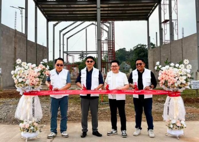 Trinland Perkuat Logistik Sumatra, TRINLAND Gelar Topping Off Storage House Holdwell Business Park Lampung